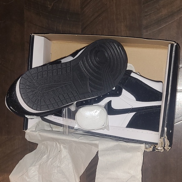 Mint cond Jordan 1 High OG Twist CD0461-007 black white panda pony fur  9.0W/7M - Picture 2 of 7